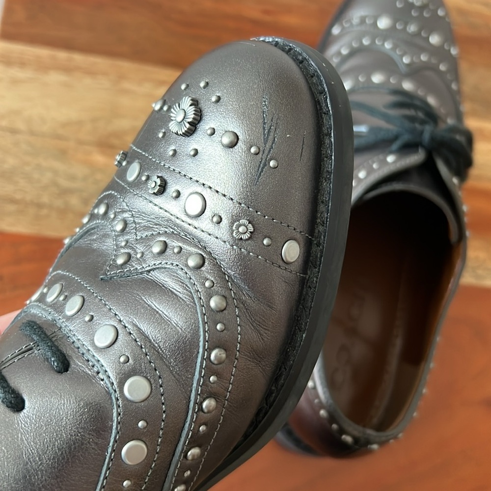 Coach Tegan Leather Oxford With Studs. Size 6.5. - Picture 4 of 13